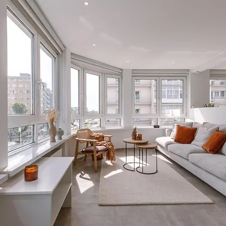 Huswell - Bright Modern Close To The Casino Apartment *