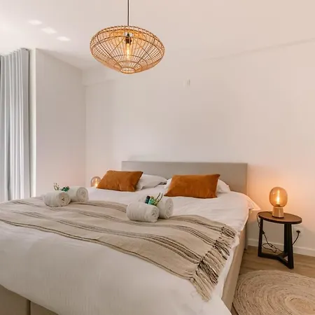 Huswell - Bright Modern Close To The Casino Apartment *