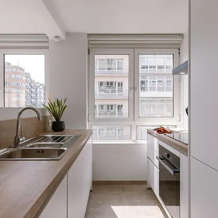Huswell - Bright Modern Close To The Casino Apartment *
